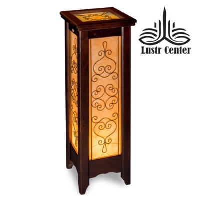 کنار سالنی چوبی آپادانا بزرگ دارکار